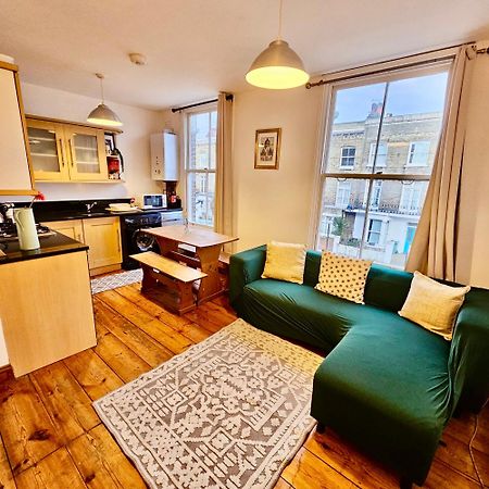 Lovely 1 Bed Apartment 2 Min To Station London Eksteriør bilde