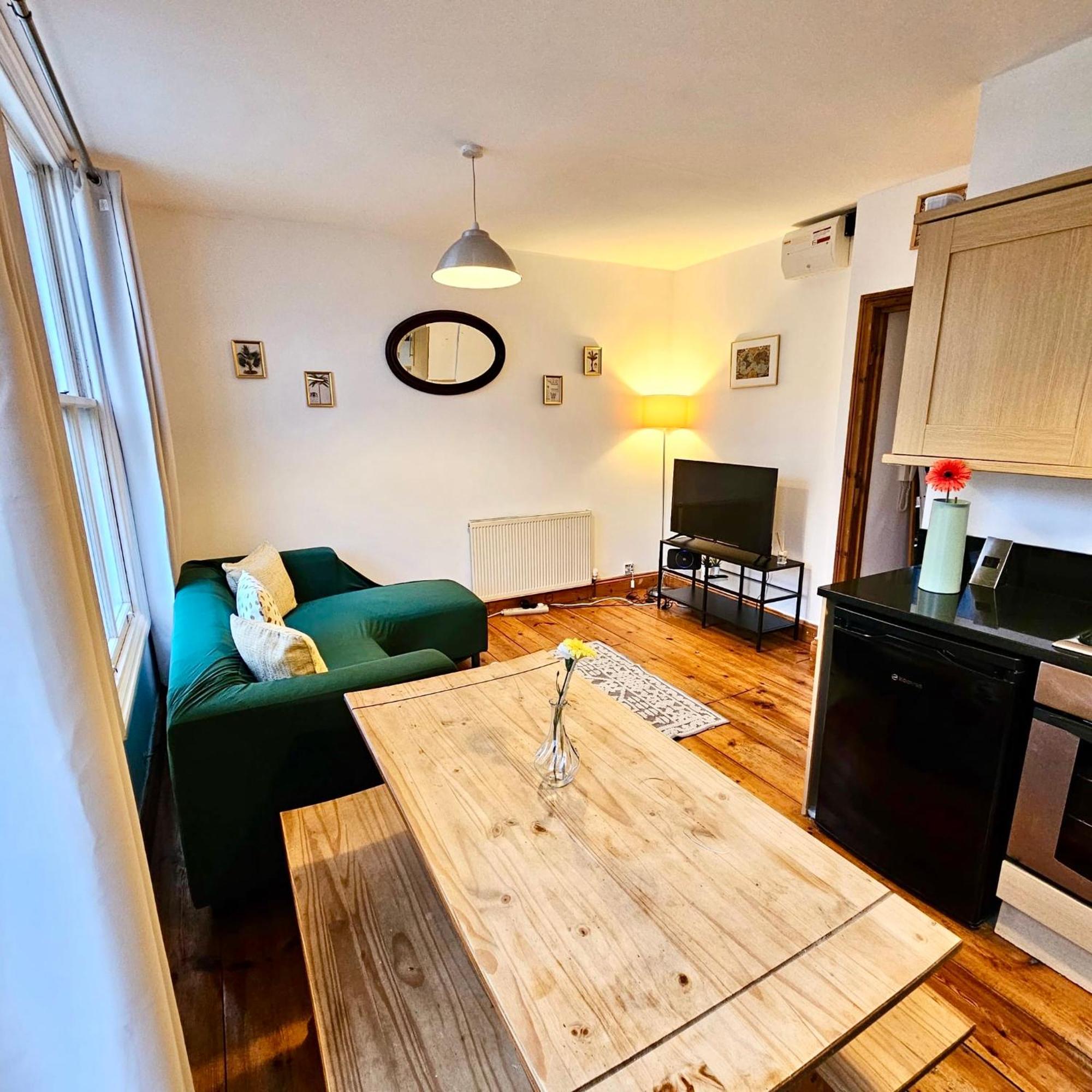 Lovely 1 Bed Apartment 2 Min To Station London Eksteriør bilde