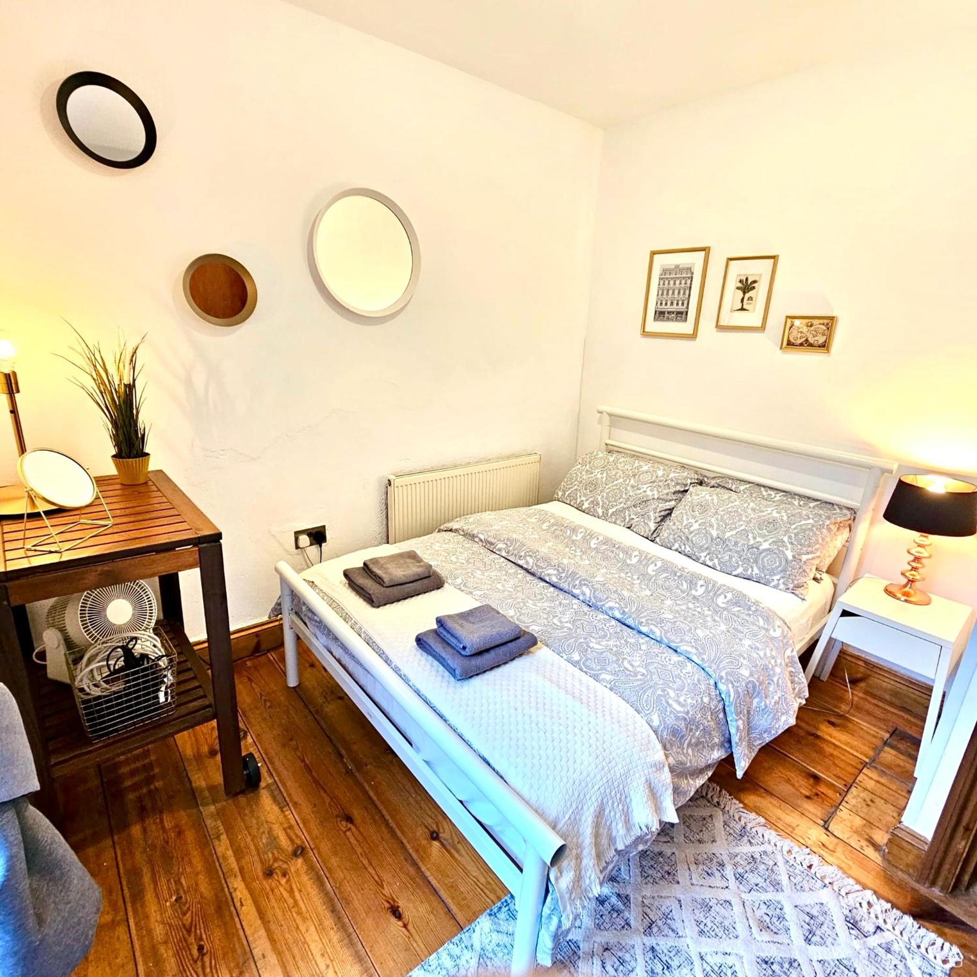 Lovely 1 Bed Apartment 2 Min To Station London Eksteriør bilde